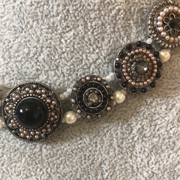 Statement necklace! - Picture 3 of 6